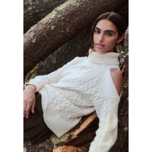 NWT!! ANTHROPOLOGIE Cold Shoulder Cable Knit Turtleneck Sweater Pullover X-Small - Picture 1 of 16